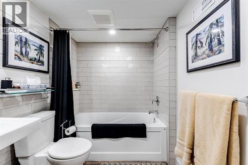 9 Margaret, Leamington, ON - Indoor Photo Showing Bathroom