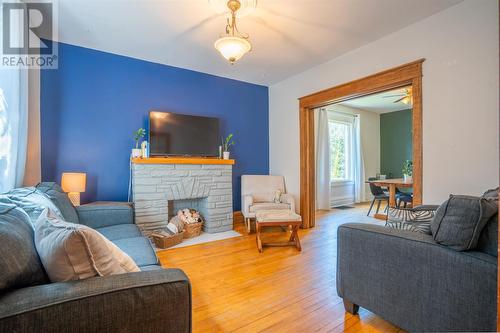 31 St. George'S Ave E, Sault Ste. Marie, ON - Indoor Photo Showing Living Room With Fireplace