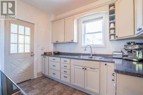 31 St. George'S Ave E, Sault Ste. Marie, ON - Indoor Photo Showing Kitchen With Double Sink