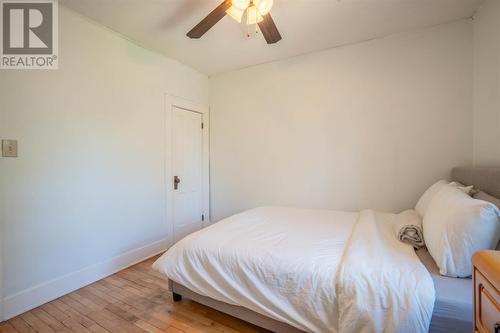 31 St. George'S Ave E, Sault Ste. Marie, ON - Indoor Photo Showing Bedroom
