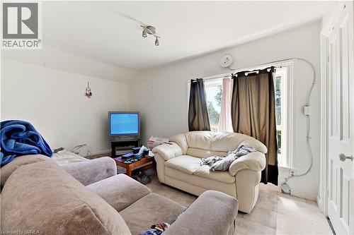 13 Usher Street, Brantford, ON - Indoor Photo Showing Living Room