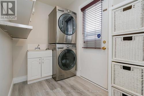 1900 Carrera Court, Mississauga, ON - Indoor Photo Showing Laundry Room