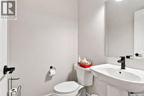 65 651 Dubois Crescent, Saskatoon, SK - Indoor Photo Showing Bathroom