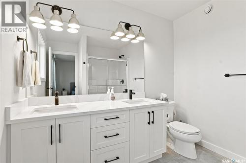 65 651 Dubois Crescent, Saskatoon, SK - Indoor Photo Showing Bathroom