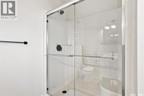 65 651 Dubois Crescent, Saskatoon, SK - Indoor Photo Showing Bathroom