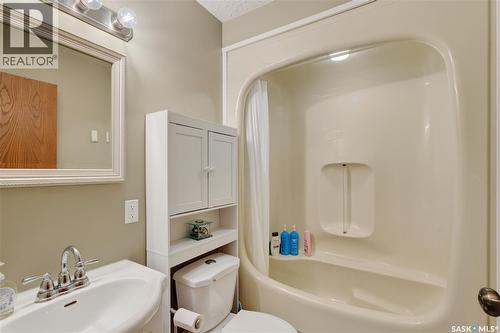 1601 100A Street, Tisdale, SK - Indoor Photo Showing Bathroom