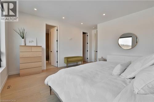 70 Upper Mount Albion Road, Hamilton, ON - Indoor Photo Showing Bedroom