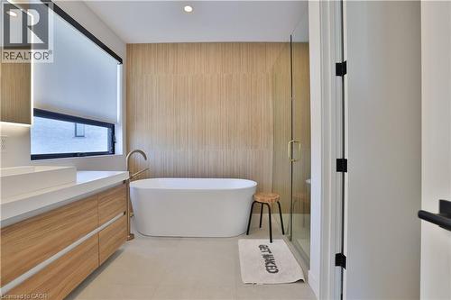 70 Upper Mount Albion Road, Hamilton, ON - Indoor Photo Showing Bathroom