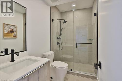 70 Upper Mount Albion Road, Hamilton, ON - Indoor Photo Showing Bathroom