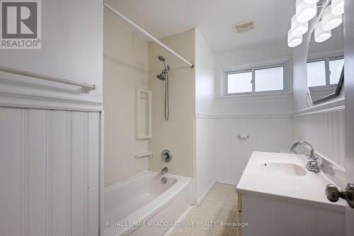 169 Longfield Road, Halton Hills, ON - Indoor Photo Showing Bathroom