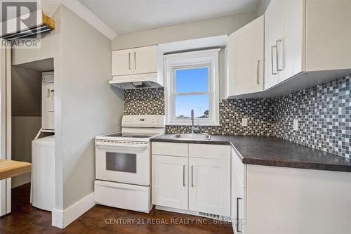 14 Stirling Avenue N, Kitchener, ON - Indoor Photo Showing Kitchen