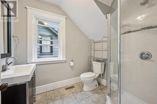 14 Stirling Avenue N, Kitchener, ON - Indoor Photo Showing Bathroom