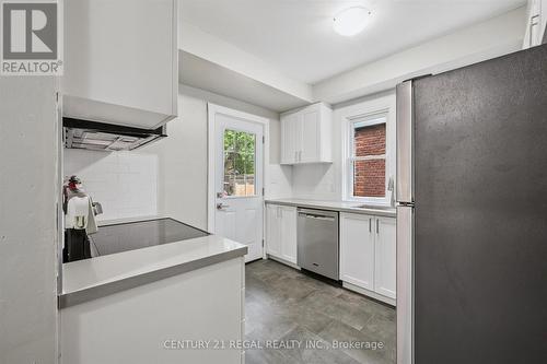 14 Stirling Avenue N, Kitchener, ON - Indoor Photo Showing Kitchen