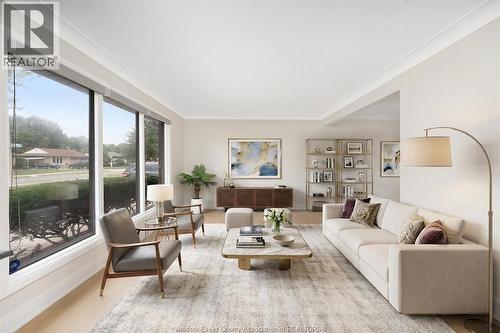 4100 Mount Royal, Windsor, ON - Indoor Photo Showing Living Room