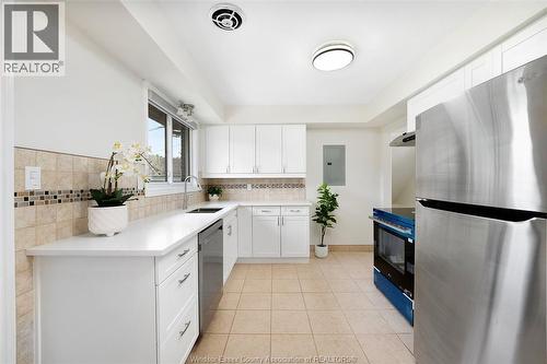 4100 Mount Royal, Windsor, ON - Indoor Photo Showing Kitchen