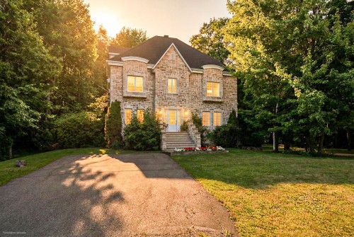 2912 Rue Schulz  Saint-Jérôme, QC J7Y 5B5