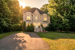 2912 Rue Schulz  Saint-Jérôme, QC J7Y 5B5