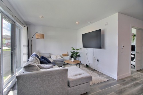 Living Room - 303-2357 Rue Harold-Cooke, Sherbrooke (Les Nations), QC - Indoor Photo Showing Living Room