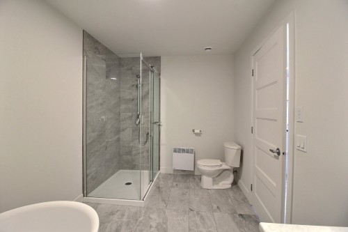 Bathroom - 303-2357 Rue Harold-Cooke, Sherbrooke (Les Nations), QC - Indoor Photo Showing Bathroom