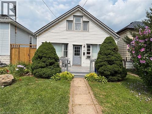 49 HIGHLAND Avenue  Hamilton, ON L8L 1Z2