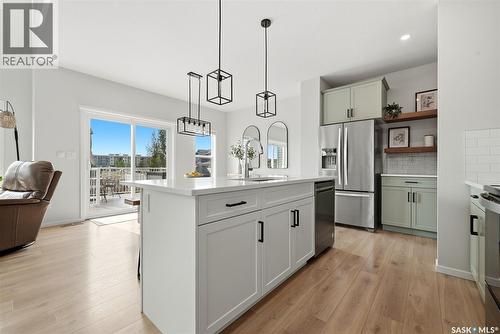 5209 E Green Crescent, Regina, SK - Indoor Photo Showing Kitchen With Stainless Steel Kitchen With Upgraded Kitchen
