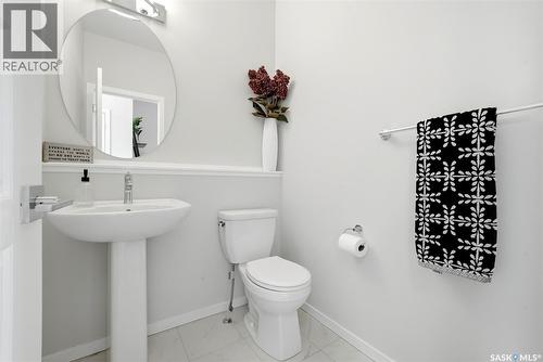 5209 E Green Crescent, Regina, SK - Indoor Photo Showing Bathroom