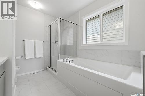 5209 E Green Crescent, Regina, SK - Indoor Photo Showing Bathroom