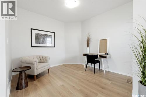 5209 E Green Crescent, Regina, SK - Indoor