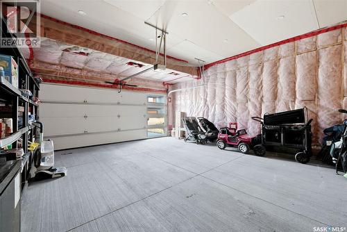 5209 E Green Crescent, Regina, SK - Indoor Photo Showing Garage