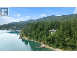 15730 PETERS Road  Crawford Bay, BC V0B 1E0