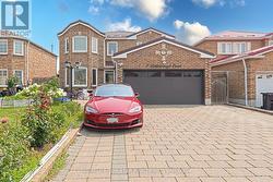 7 LITTLEBOROUGH COURT E Toronto, ON M1C 4S6