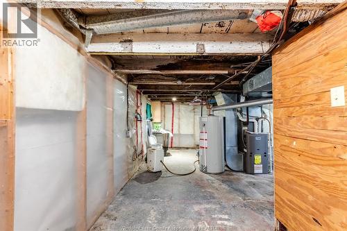 1563 Albert Road, Windsor, ON - Indoor Photo Showing Basement