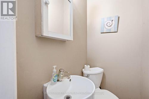 1798 King Street E, Cambridge, ON - Indoor Photo Showing Bathroom