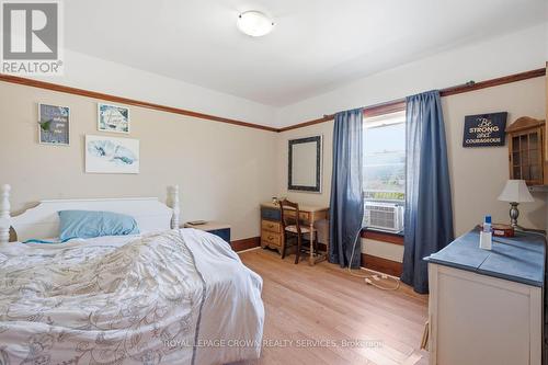 1798 King Street E, Cambridge, ON - Indoor Photo Showing Bedroom
