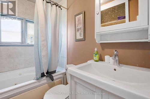 1798 King Street E, Cambridge, ON - Indoor Photo Showing Bathroom