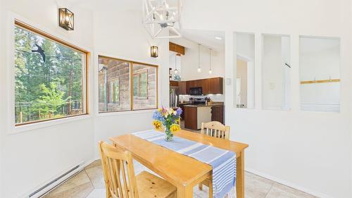 5740 Kennedy Road, Cranbrook, BC - Indoor Photo Showing Dining Room
