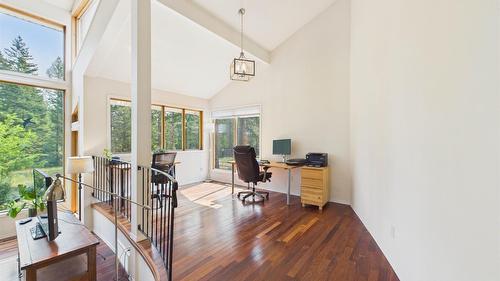 5740 Kennedy Road, Cranbrook, BC - Indoor Photo Showing Office