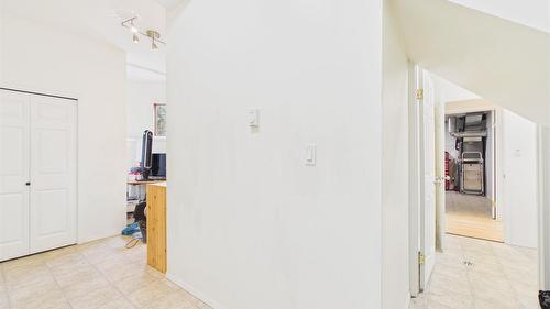 5740 Kennedy Road, Cranbrook, BC - Indoor Photo Showing Other Room