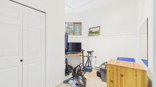 5740 Kennedy Road, Cranbrook, BC - Indoor