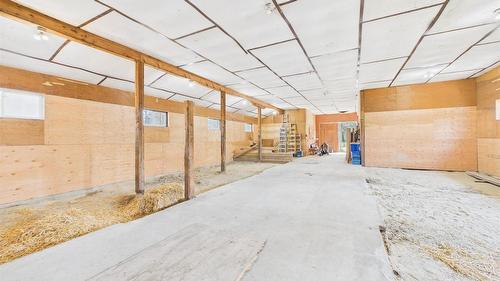 5740 Kennedy Road, Cranbrook, BC - Indoor Photo Showing Other Room