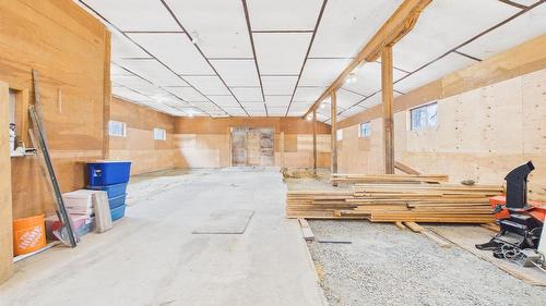 5740 Kennedy Road, Cranbrook, BC - Indoor Photo Showing Other Room