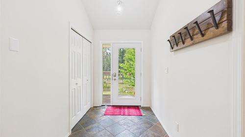 5740 Kennedy Road, Cranbrook, BC - Indoor Photo Showing Other Room