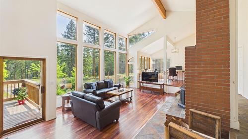 5740 Kennedy Road, Cranbrook, BC - Indoor