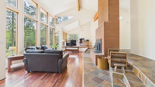 5740 Kennedy Road, Cranbrook, BC - Indoor With Fireplace