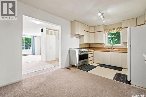 54 Hill Street, Eyebrow, SK - Indoor Photo Showing Kitchen