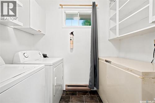 54 Hill Street, Eyebrow, SK - Indoor Photo Showing Laundry Room