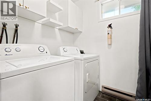 54 Hill Street, Eyebrow, SK - Indoor Photo Showing Laundry Room