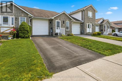 17 ALDER COURT  Belleville (Belleville Ward), ON K8P 5L5