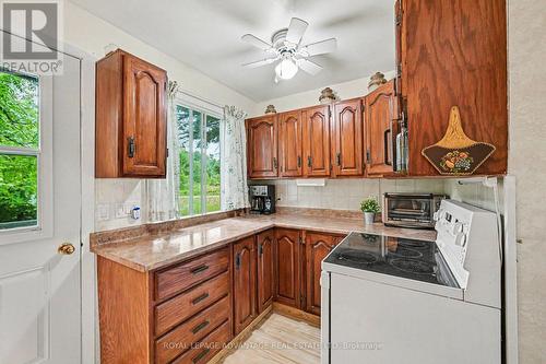 13 B5A Road, Rideau Lakes, ON - Indoor Photo Showing Kitchen