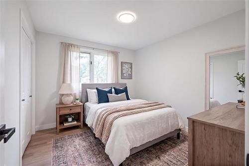 8436 Roblin Blvd, Headingley, MB - Indoor Photo Showing Bedroom
